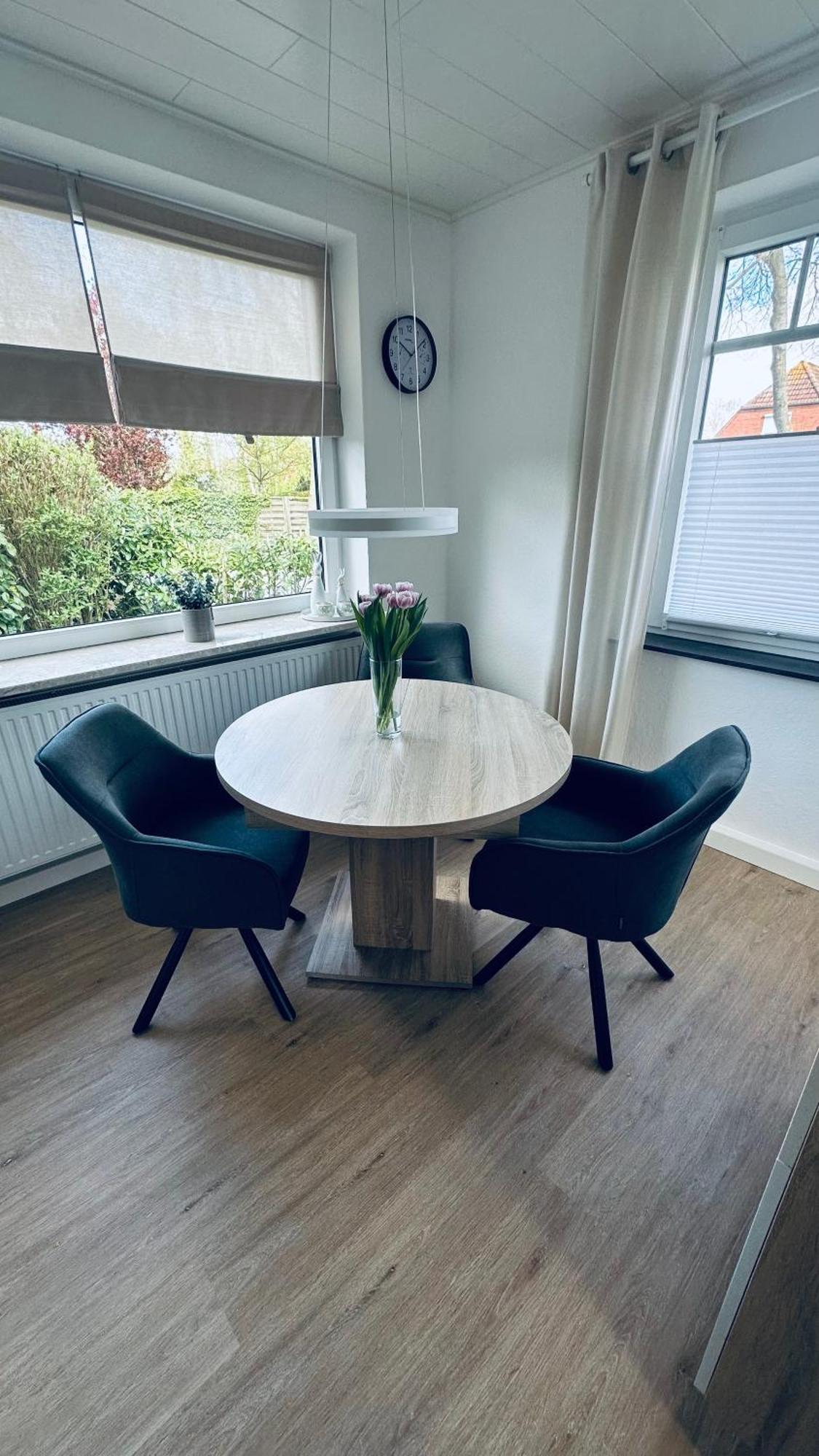 Heel Wat Besuenners Apartamento Krummhörn Exterior foto